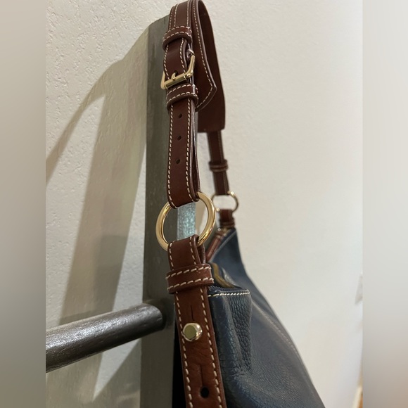 Dooney & Bourke | Mary Hobo Shoulder Bag - Picture 6 of 8